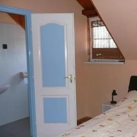 Ferienhaus Ferienhaus Mit Pool, Wlan Nahe Am See - #128054 *